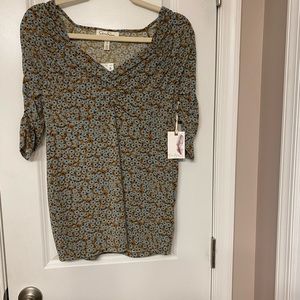 NWT Jessica Simpson maternity top